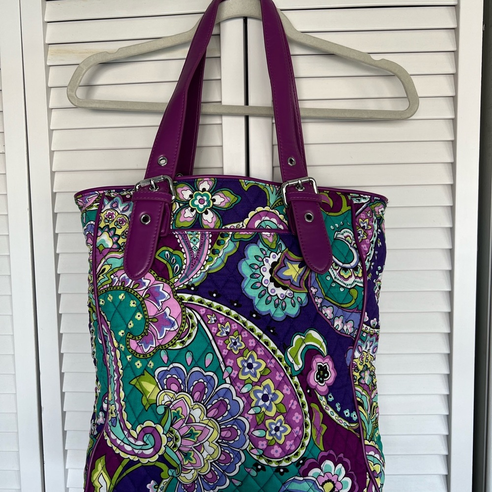 Vera Bradley quilted bag. NWOT.